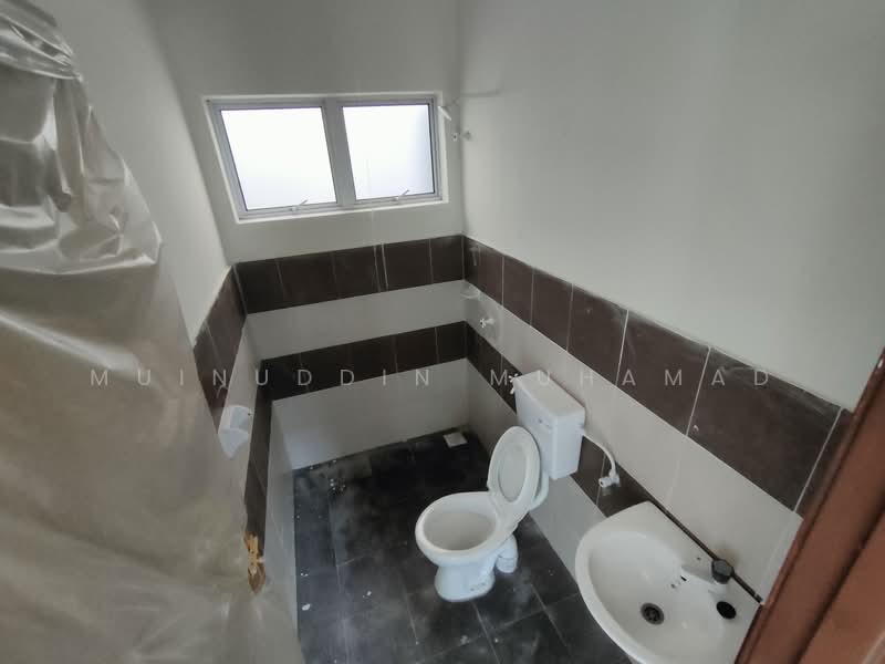 Cluster House for Sale in Sitiawan (Perak) - Muinuddin Muhamad - Bathroom - PropertyGuru.com.my