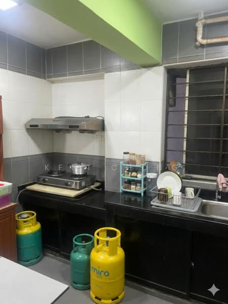 Pangsapuri untuk Dijual di Pangsaria Apartment - Kent Chong - Kitchen - PropertyGuru.com.my