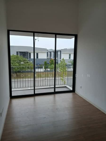 Rumah Teres 2 Tingkat untuk Dijual di U12, Taman Cahaya Alam (Shah Alam) - Mohammad Din Majid - Balcony - PropertyGuru.com.my