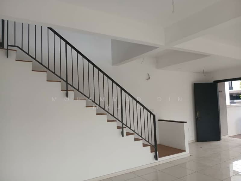 Rumah Teres 2 Tingkat untuk Dijual di U12, Taman Cahaya Alam (Shah Alam) - Mohammad Din Majid - Interior - PropertyGuru.com.my