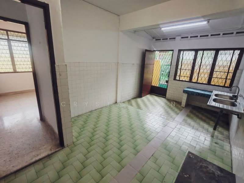 Semi-Detached House for Rent in Taman Pelangi (Johor Bahru) - Crystal Tan - Kitchen - PropertyGuru.com.my
