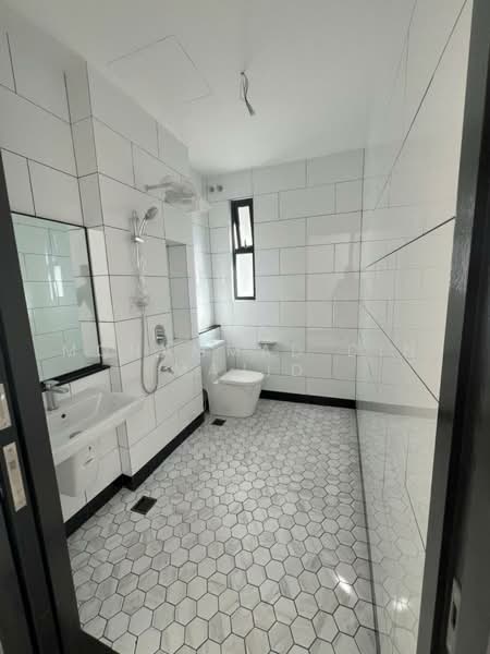 Semi-Detached House for Sale in Shah Alam (Selangor) - Mohammad Din Majid - Bathroom - PropertyGuru.com.my