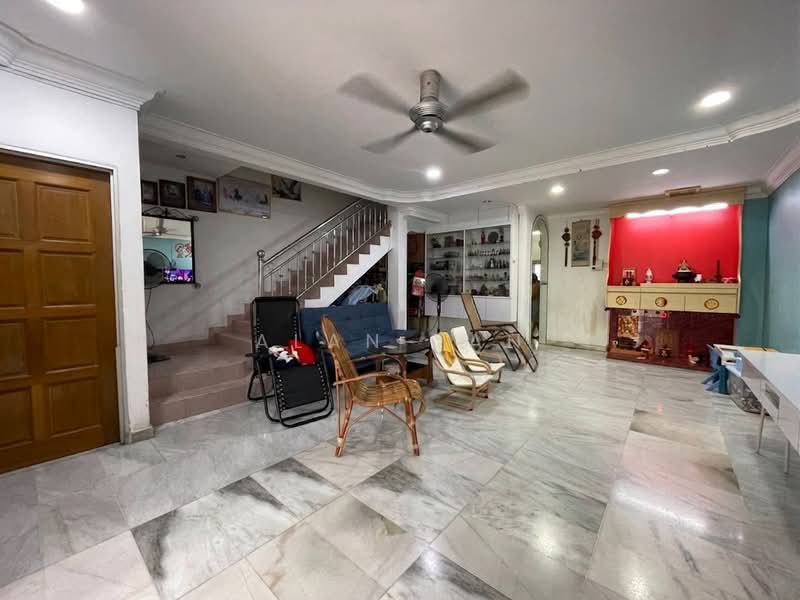 2-storey Terraced House for Sale in Taman Bukit Setongkol Jaya (Kuantan) - Alan Tan - Living Room - PropertyGuru.com.my