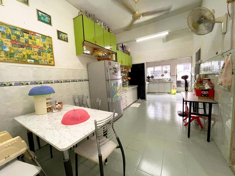 2-storey Terraced House for Sale in Taman Bukit Setongkol Jaya (Kuantan) - Alan Tan - Kitchen - PropertyGuru.com.my