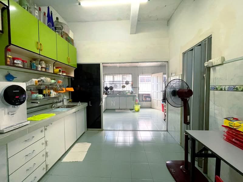 2-storey Terraced House for Sale in Taman Bukit Setongkol Jaya (Kuantan) - Alan Tan - Kitchen - PropertyGuru.com.my