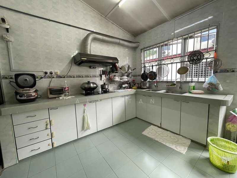 2-storey Terraced House for Sale in Taman Bukit Setongkol Jaya (Kuantan) - Alan Tan - Kitchen - PropertyGuru.com.my
