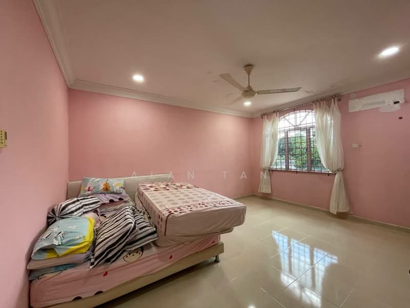 2-storey Terraced House for Sale in Taman Bukit Setongkol Jaya (Kuantan) - Alan Tan - Bedroom - PropertyGuru.com.my