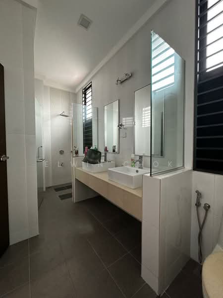 Semi-Detached House for Sale in Kota Bayuemas (Klang) - Elwin Chok - Bathroom - PropertyGuru.com.my