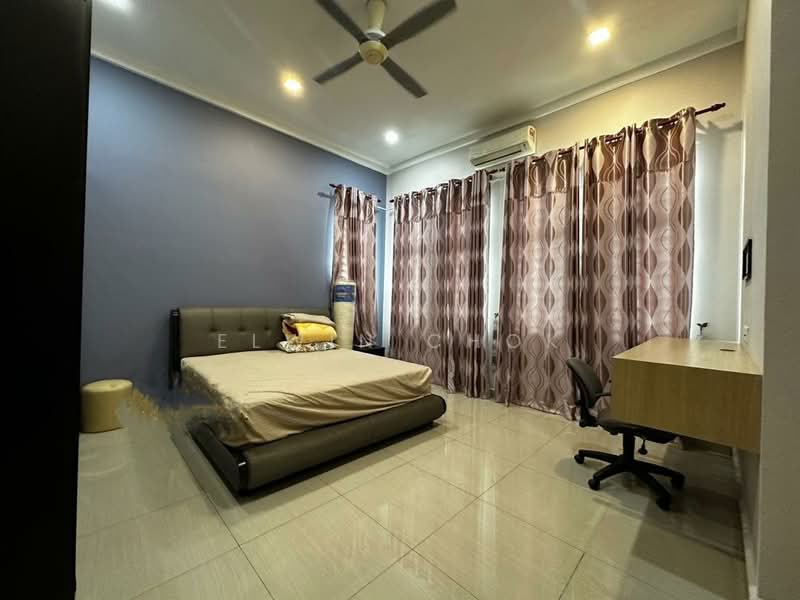 Semi-Detached House for Sale in Kota Bayuemas (Klang) - Elwin Chok - Bedroom - PropertyGuru.com.my