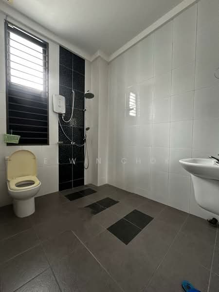 Semi-Detached House for Sale in Kota Bayuemas (Klang) - Elwin Chok - Bathroom - PropertyGuru.com.my