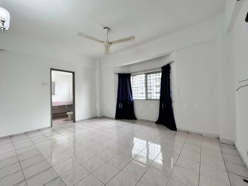 Condominium for Rent at Tiara Kelana - Zulfikar Zainal - Living Room - PropertyGuru.com.my