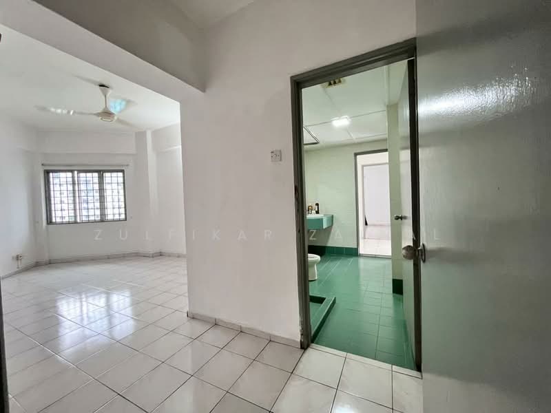 Condominium for Rent at Tiara Kelana - Zulfikar Zainal - Living Room - PropertyGuru.com.my