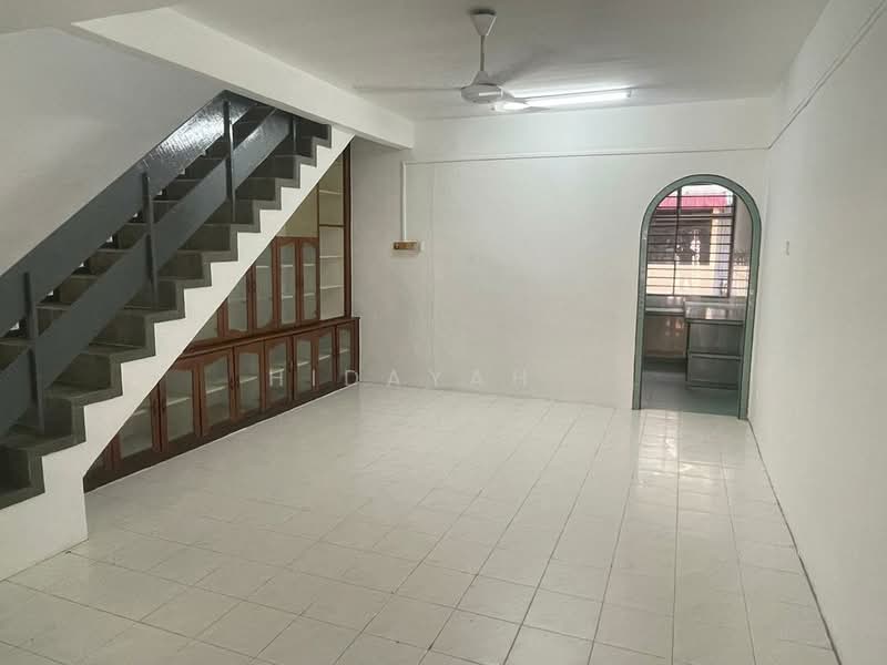 Rumah Teres 2 Tingkat untuk Disewa di Butterworth (Penang) - Hidayah . - Living Room - PropertyGuru.com.my