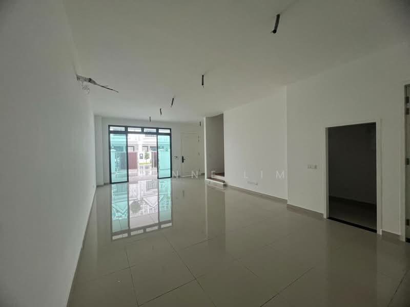 2-storey Terraced House for Sale in Bandar Seri Alam (Masai) - Yvonne Lim - Living Room - PropertyGuru.com.my