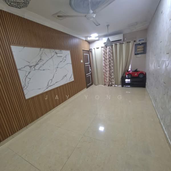 1-storey Terraced House for Sale in Bandar Bukit Raja (Klang) - Jay Yong - Living Room - PropertyGuru.com.my