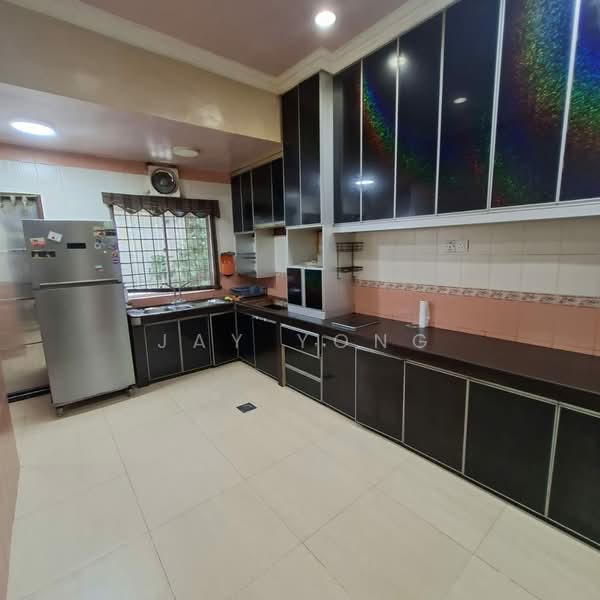1-storey Terraced House for Sale in Bandar Bukit Raja (Klang) - Jay Yong - Kitchen - PropertyGuru.com.my