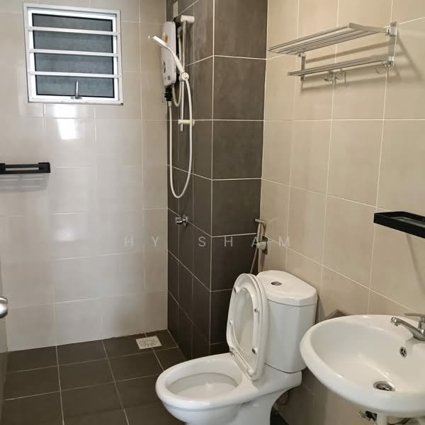 Kondominium untuk Disewa di Residensi Desa Satumas - HY Sham - Bathroom - PropertyGuru.com.my