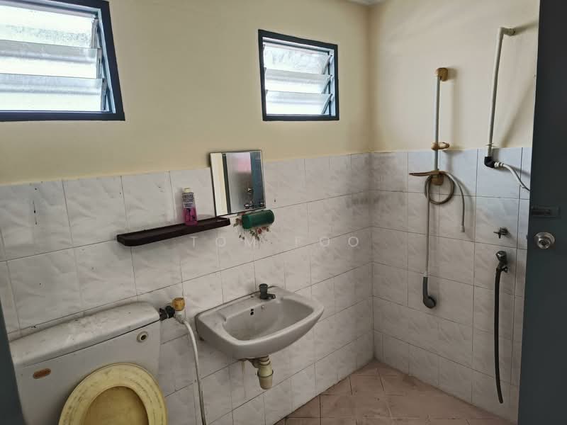 2-storey Terraced House for Rent in Taman Kota Jaya (Kota Tinggi) - Tom Foo - Bathroom - PropertyGuru.com.my