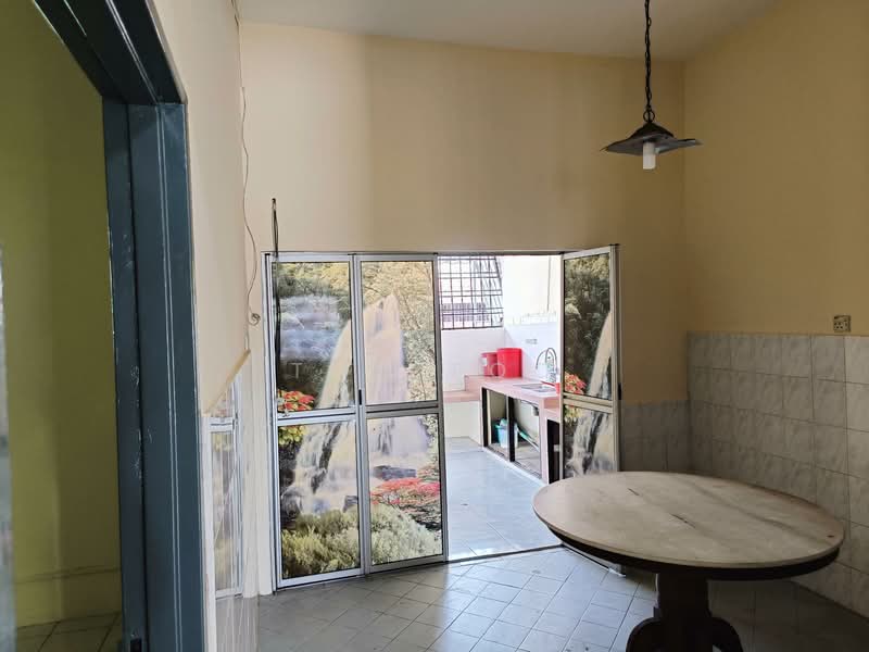 2-storey Terraced House for Rent in Taman Kota Jaya (Kota Tinggi) - Tom Foo - Kitchen - PropertyGuru.com.my