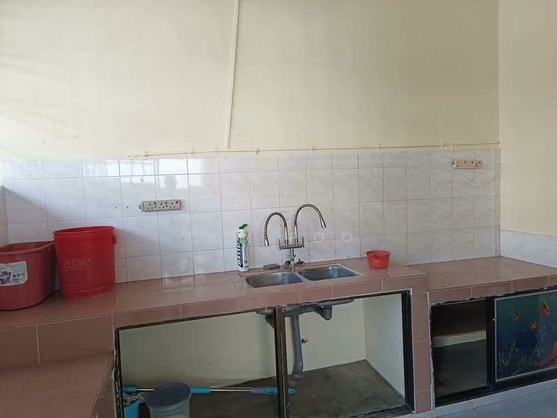 2-storey Terraced House for Rent in Taman Kota Jaya (Kota Tinggi) - Tom Foo - Kitchen - PropertyGuru.com.my