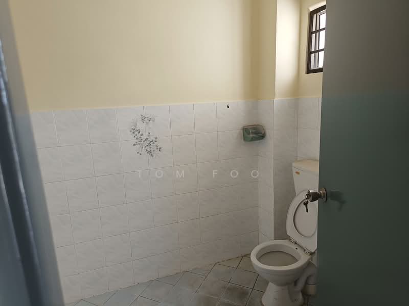 2-storey Terraced House for Rent in Taman Kota Jaya (Kota Tinggi) - Tom Foo - Bathroom - PropertyGuru.com.my