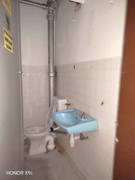 Shop / Office for Rent in Taman Maluri (Cheras) - Chris Lim - Bathroom - PropertyGuru.com.my