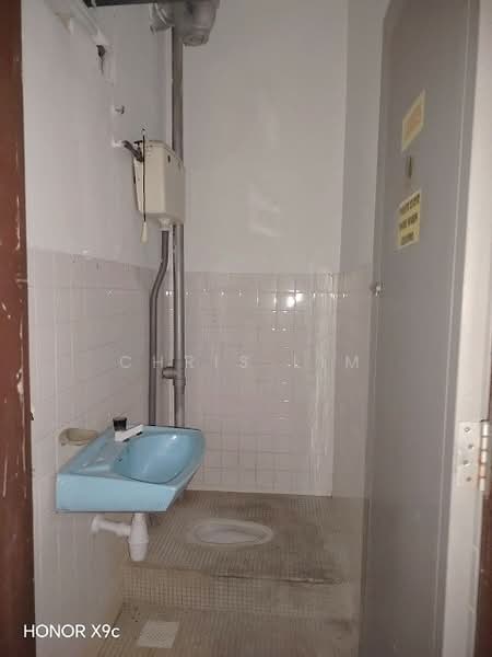 Shop / Office for Rent in Taman Maluri (Cheras) - Chris Lim - Bathroom - PropertyGuru.com.my