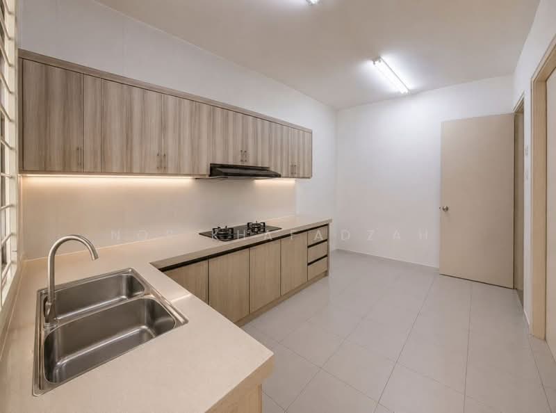 Semi-Detached House for Rent in Seksyen 7 (Shah Alam) - Nor Khafadzah - Kitchen - PropertyGuru.com.my