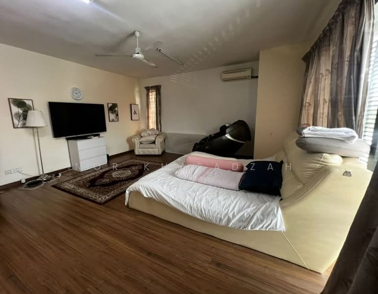 Semi-Detached House for Rent in Seksyen 7 (Shah Alam) - Nor Khafadzah - Bedroom - PropertyGuru.com.my