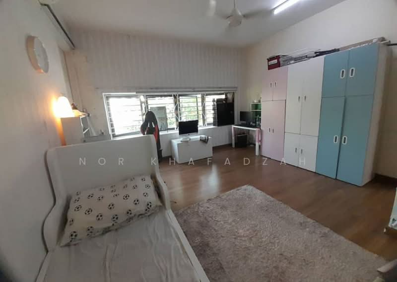 Semi-Detached House for Rent in Seksyen 7 (Shah Alam) - Nor Khafadzah - Bedroom - PropertyGuru.com.my