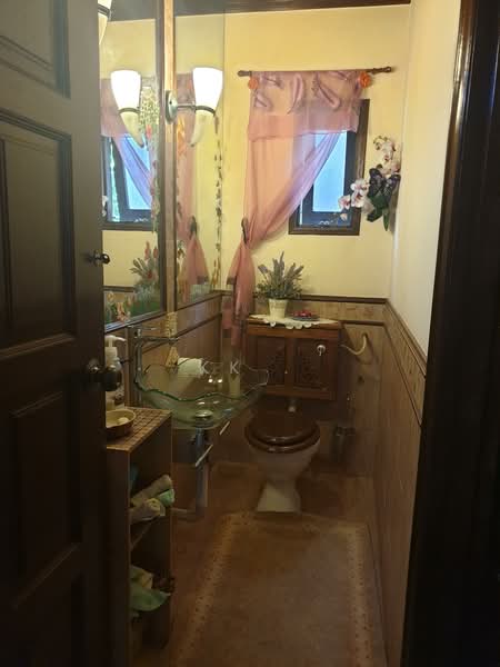 Rumah Banglo untuk Dijual di Seksyen 12 (Petaling Jaya) - KK . - Powder room - PropertyGuru.com.my