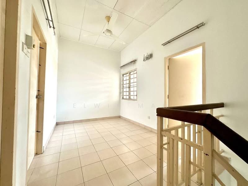 Rumah Teres 2 Tingkat untuk Dijual di Kota Puteri Seksyen 5 (Batu Arang) - Elwin Mah - Interior - PropertyGuru.com.my