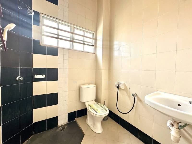 Rumah Teres 2 Tingkat untuk Dijual di Kota Puteri Seksyen 5 (Batu Arang) - Elwin Mah - Bathroom - PropertyGuru.com.my
