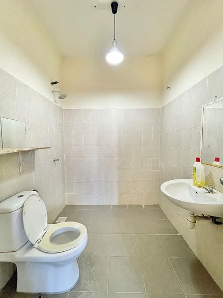 Rumah Teres 2 Tingkat untuk Dijual di Bandar Nusaputra (Puchong) - Dinie Akmal - Bathroom - PropertyGuru.com.my