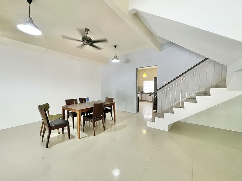Rumah Teres 2 Tingkat untuk Dijual di Bandar Nusaputra (Puchong) - Dinie Akmal - Dining Room - PropertyGuru.com.my