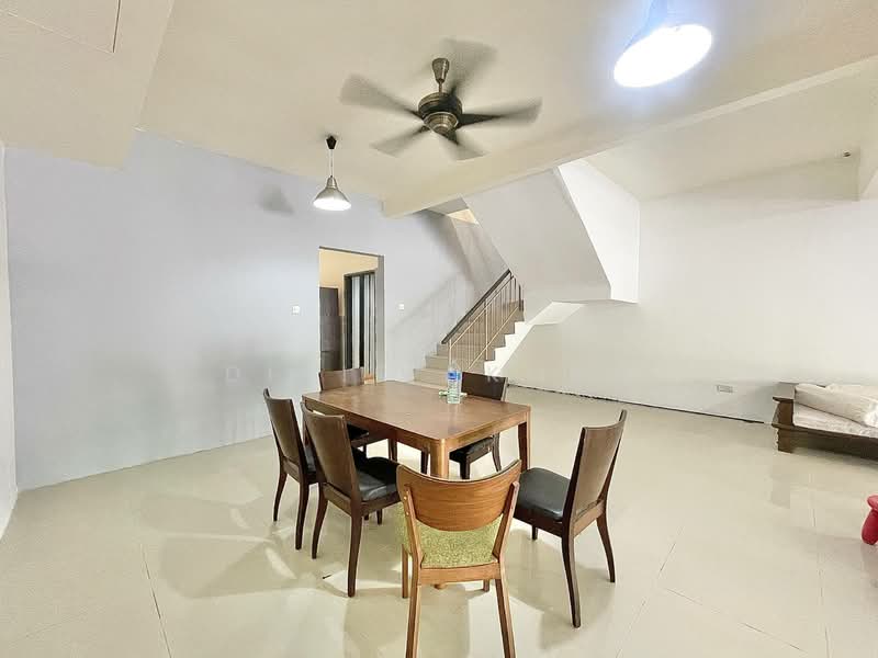 Rumah Teres 2 Tingkat untuk Dijual di Bandar Nusaputra (Puchong) - Dinie Akmal - Dining Room - PropertyGuru.com.my