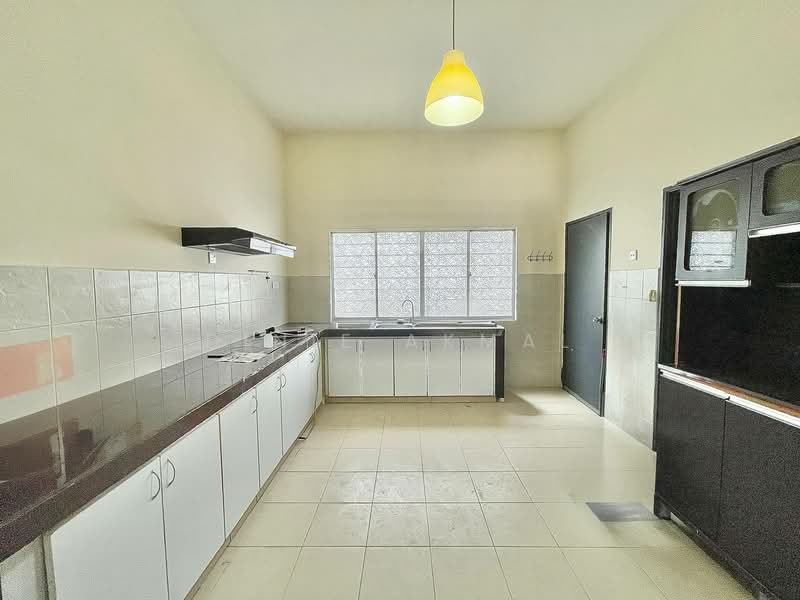 Rumah Teres 2 Tingkat untuk Dijual di Bandar Nusaputra (Puchong) - Dinie Akmal - Kitchen - PropertyGuru.com.my