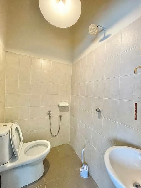 Rumah Teres 2 Tingkat untuk Dijual di Bandar Nusaputra (Puchong) - Dinie Akmal - Bathroom - PropertyGuru.com.my