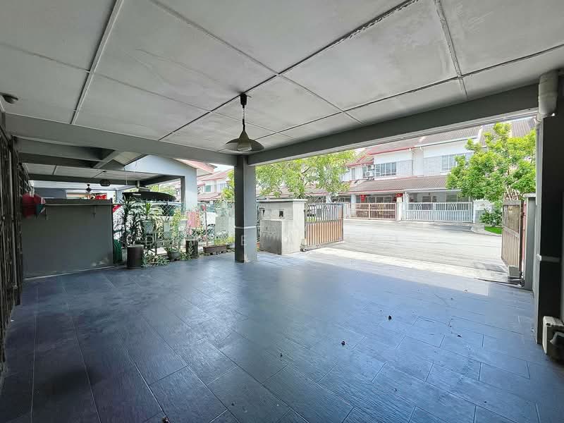 Rumah Teres 2 Tingkat untuk Dijual di Bandar Nusaputra (Puchong) - Dinie Akmal - Exterior - PropertyGuru.com.my