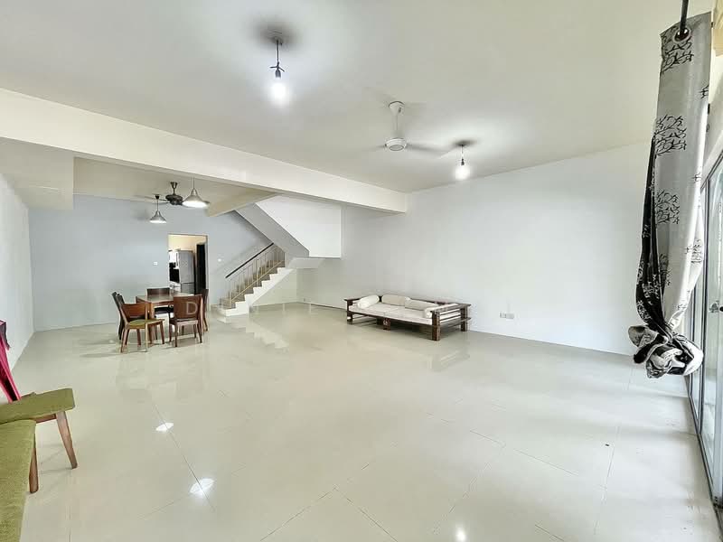 Rumah Teres 2 Tingkat untuk Dijual di Bandar Nusaputra (Puchong) - Dinie Akmal - Living Room - PropertyGuru.com.my