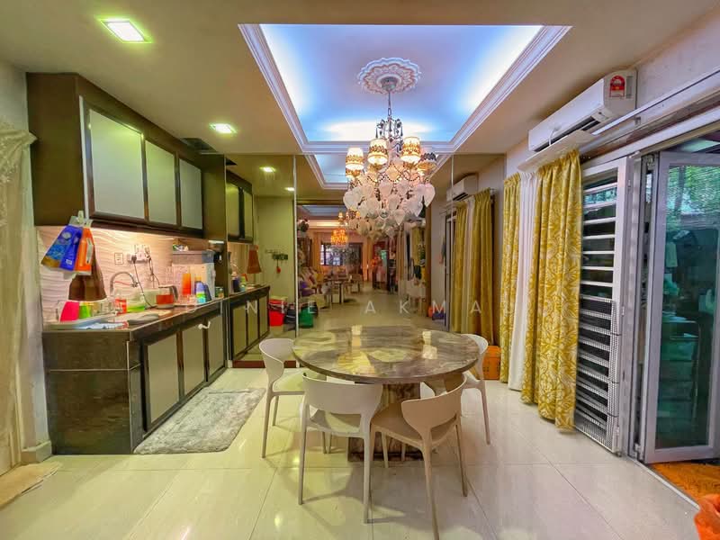 Rumah Teres 2.5 Tingkat untuk Dijual di Putrajaya (Putrajaya) - Dinie Akmal - Kitchen - PropertyGuru.com.my