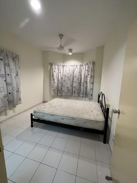 Apartment for Sale at Pangsapuri Seri Meranti - Joey Wong - Bedroom - PropertyGuru.com.my