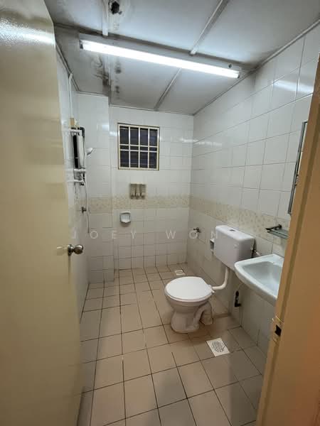Apartment for Sale at Pangsapuri Seri Meranti - Joey Wong - Bathroom - PropertyGuru.com.my