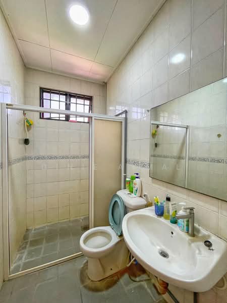 Rumah Banglo untuk Dijual di Seremban 2 (Negeri Sembilan) - Dinie Akmal - Bathroom - PropertyGuru.com.my