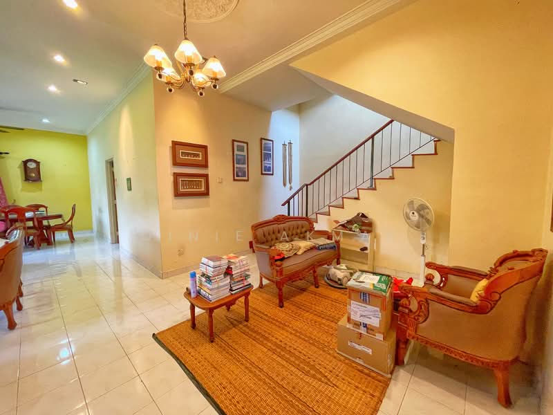 Rumah Banglo untuk Dijual di Seremban 2 (Negeri Sembilan) - Dinie Akmal - Living Room - PropertyGuru.com.my