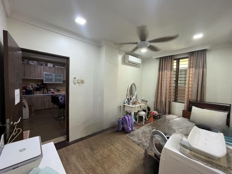 Bungalow for Sale in Taman Aman Perdana (Kapar) - Dinie Akmal - Bedroom - PropertyGuru.com.my