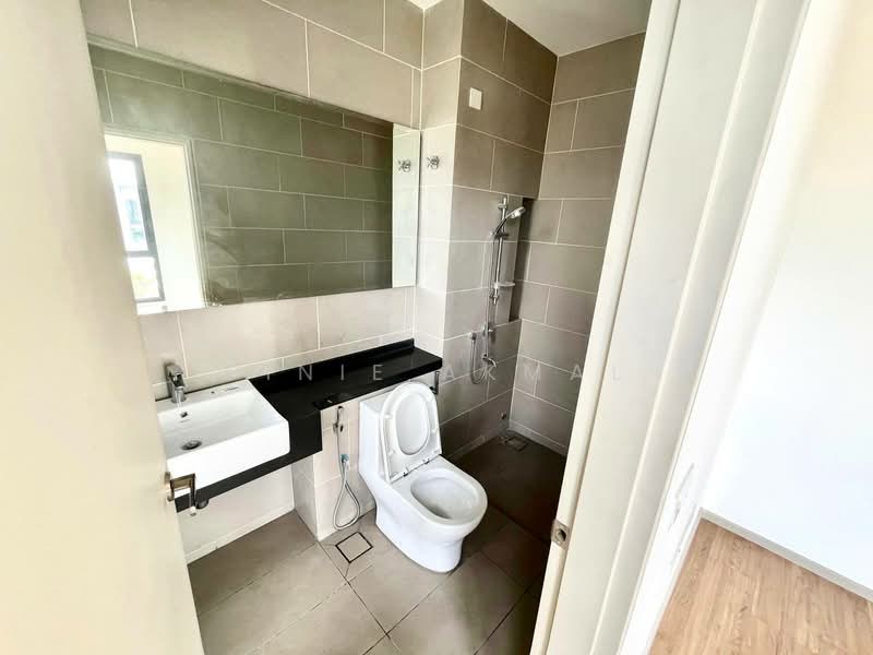 Rumah Teres 2 Tingkat untuk Dijual di Shah Alam (Selangor) - Dinie Akmal - Bathroom - PropertyGuru.com.my
