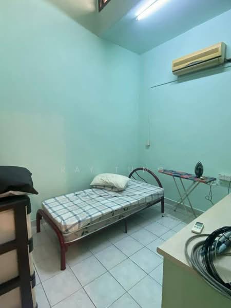 1-storey Terraced House for Rent in Taman Pelangi Indah (Ulu Tiram) - Ray Tung - Bedroom - PropertyGuru.com.my