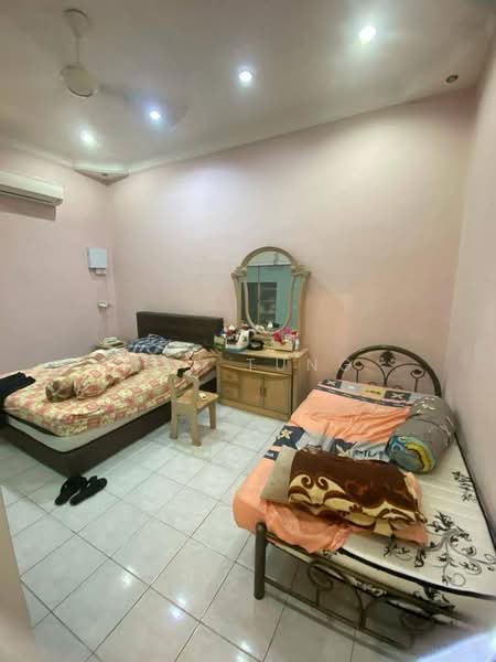 1-storey Terraced House for Rent in Taman Pelangi Indah (Ulu Tiram) - Ray Tung - Bedroom - PropertyGuru.com.my