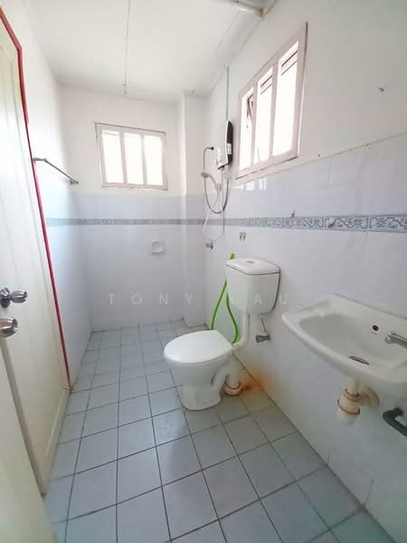2-storey Terraced House for Sale in Bangi (Selangor) - Tony Lau - Bathroom - PropertyGuru.com.my
